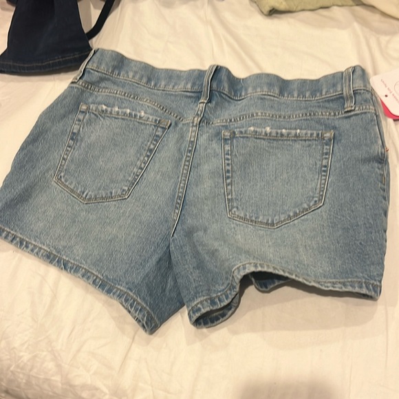 ☀️NWT Maternity Jean Shorts☀️ - Picture 6 of 7